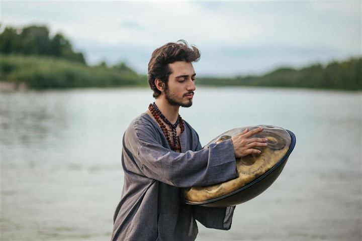 Artemiy Starod with a handpan